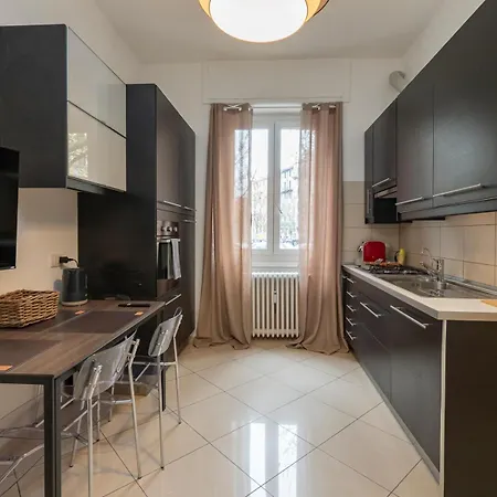 Apartment Gambara San Siro One Minute From The Metro Milan