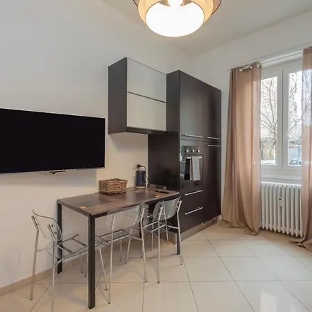 Apartment Gambara San Siro One Minute From The Metro *